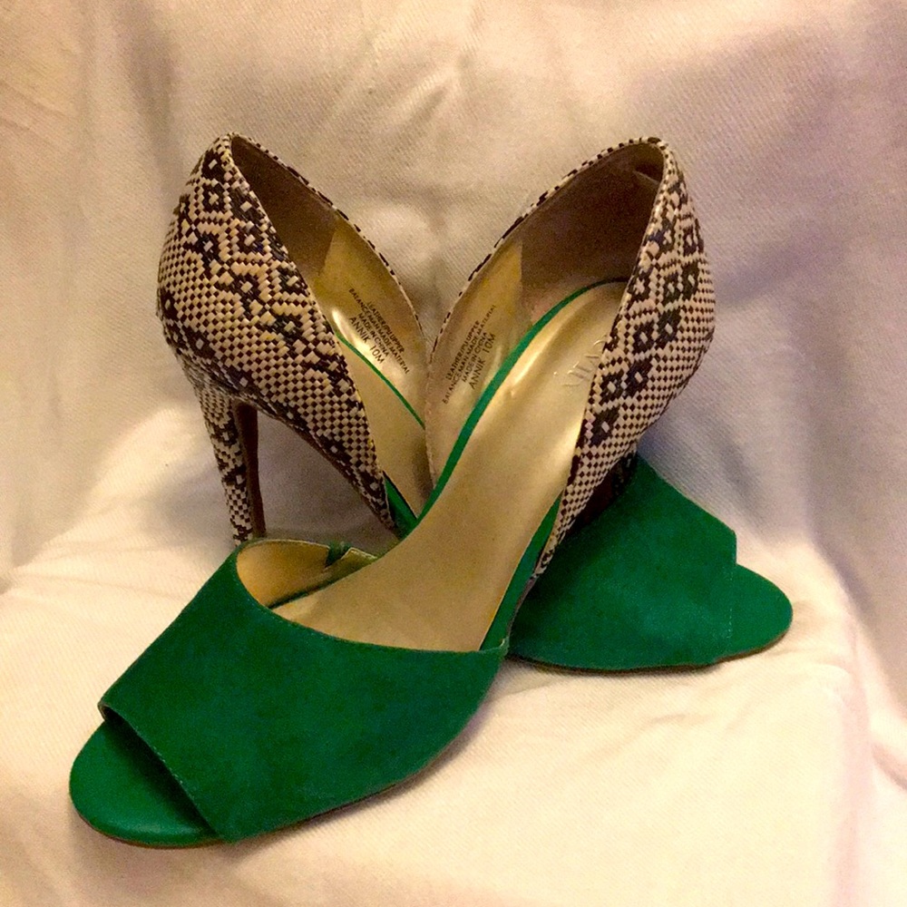 Levity Suede and Canvas pump Size 10